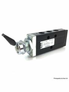 Parker B43/53 Series 5/2 1/8"Bspp Lock Down Lever / Spring Return Manual Valve HIGH Temp
